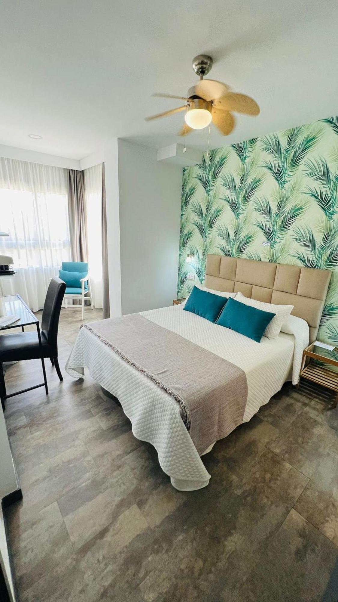 Bajondillo Beach Cozy Inns (Adults Only) Torremolinos Exterior photo